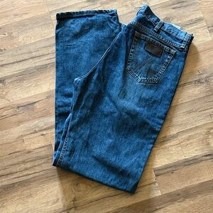 Wrangler Relaxed Fit Blue Jeans